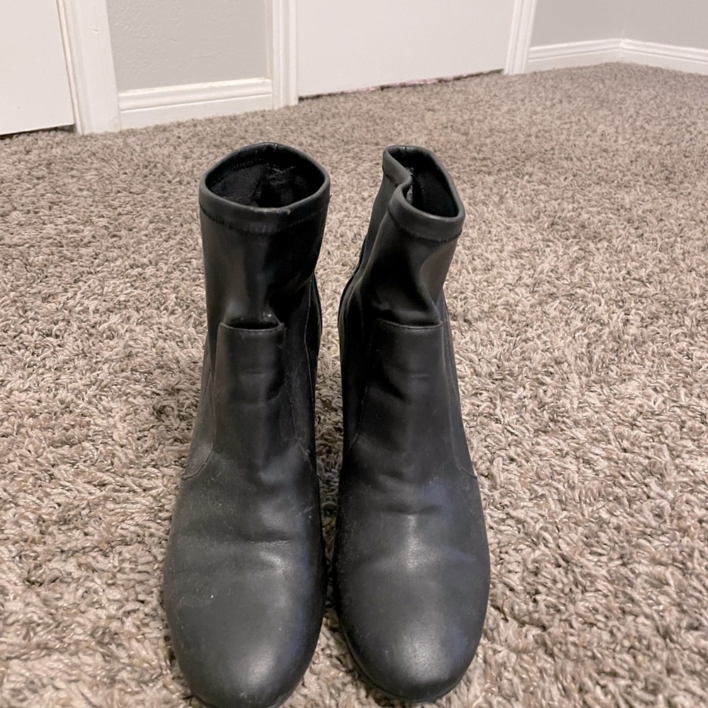 Abound. Size 6. Ankle skin tight. I loved this booties for night out